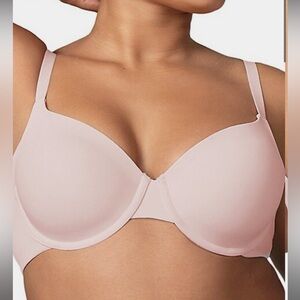 Wonderbra

EcoPure Side & Back Smoothing Underwire Bra E1550